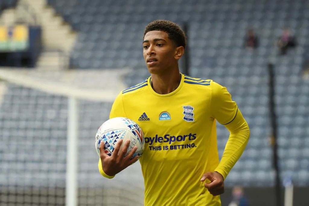 凯塞多与赖斯英超数据对比：前者更偏对抗，后者长于创造机会（英超数据对比：凯塞多重对抗，赖斯强在机会创造）