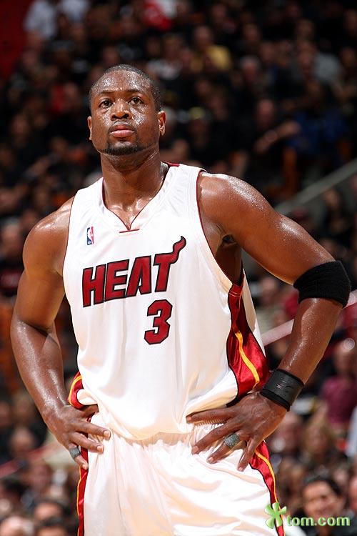 足球中超球队宣布换帅，前国脚正式接手（中超球队官宣换帅，前国脚走马上任）